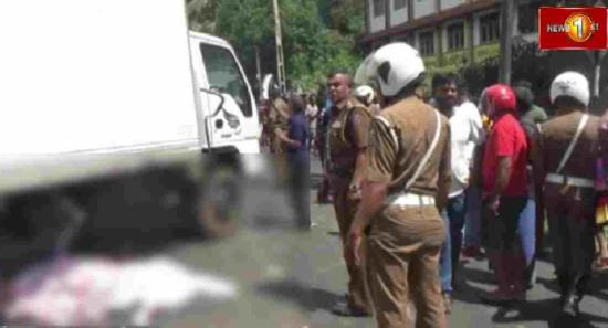 கம்பளையில் காரில் மோதுண்டு 3 பெண்கள் உயிரிழப்பு